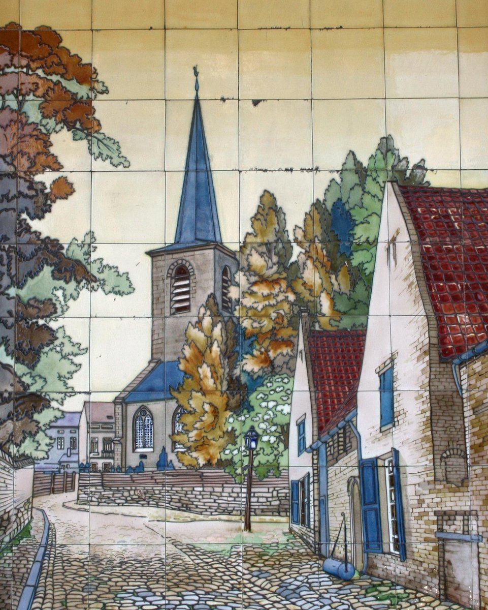 The council said the architectural loss would be more than compensated by the quality of the buildings on the new avenue, which had to be a minimum of 6 metres wide and for which prizes were awarded for the best facade. A tiled depiction of the old church survives on one of them.