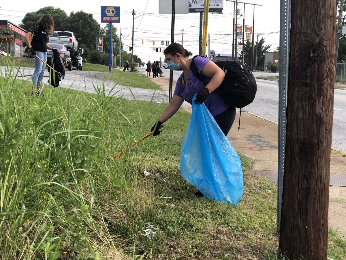 ATLPublicWorks's tweet photo. #Kudos to the volunteers that participated in the #CommunityCleanUp this past Saturday in District 12 with @joycesheperd and the #KeepAtlantaBeautifulCommission. https://t.co/vEScm6lbCt