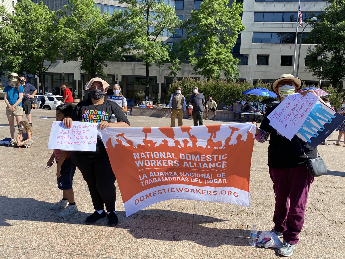 SanctuaryDMV's tweet photo. LISTEN TO THE PEOPLE!
✊🏿✊🏾✊🏽✊🏼✊🏻✊🏼✊🏽✊🏾✊🏿

DC excluded workers need $30 million at a minimum to make it through the crisis! @councilofdc @MayorBowser 

#DontExcludeMe #NoMeExcluyas https://t.co/VFfc5T9ED0