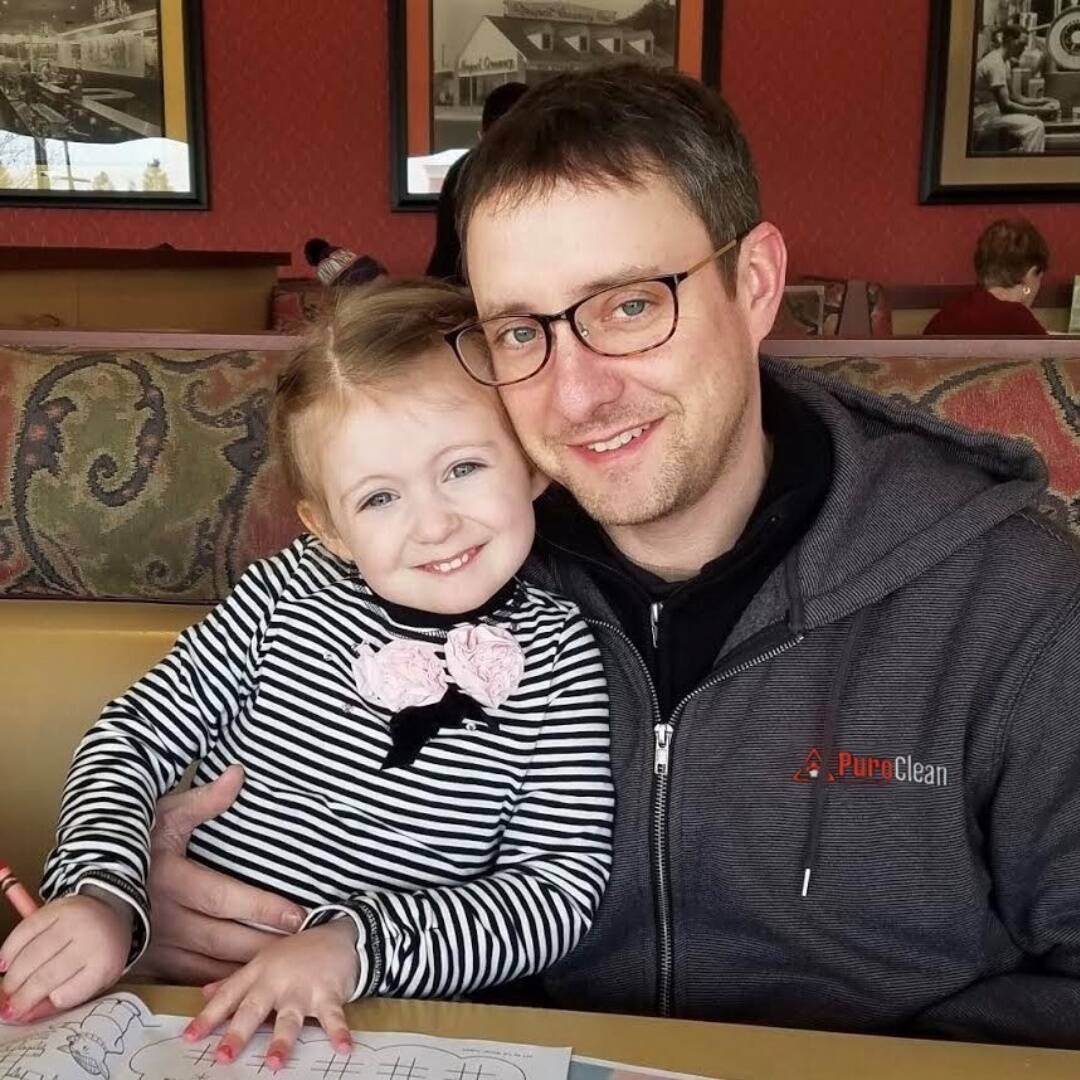 PuroCleanFraDev's tweet image. Many who are essential to us have shown that they are essential to everyone in their communities! Chris Sanford, owner of PuroClean of Rhode Island, was among the 25 dads saluted by their families for their roles as essential workers during #COVID19. 
ow.ly/K1iq50AkCjV