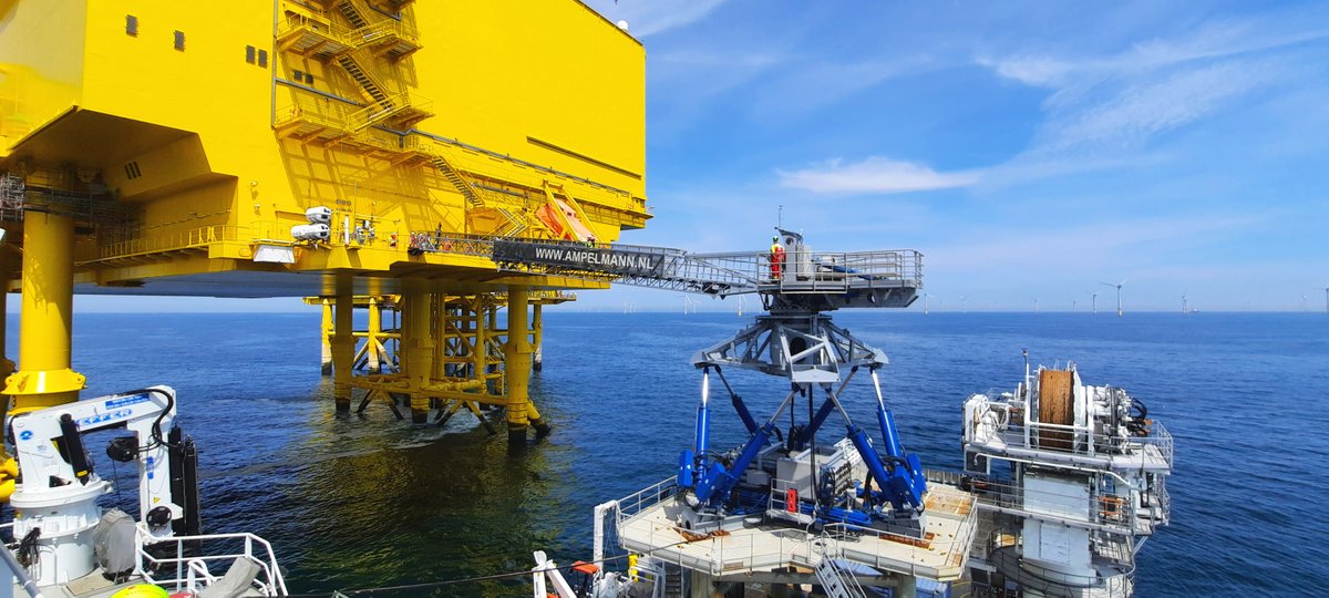 Ampelmann_HQ's tweet image. #PressRelease It has been a busy few weeks for our Offshore Wind team, but the news is now out. We're excited to announce that Ampelmann has signed 5 new contracts for work in the North Sea. bit.ly/2AbpyX0 #offshorewind #offshoreaccess #gangway #OffshoreServiceProvider