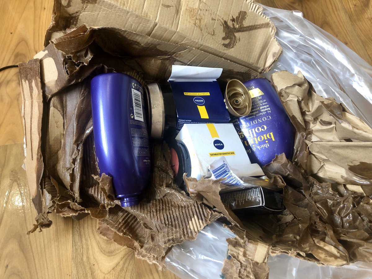 _Lexi__Styles_'s tweet photo. @BootsHelp hey boots - pay extra for home delivery to save an unnecessary journey to store &amp; this is how its dumped on the doorstep...everything ruined! Seriously!? https://t.co/65FSJdLVv6