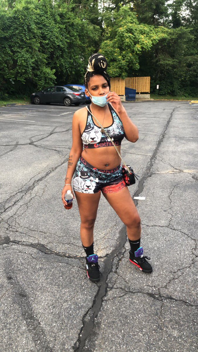 KquantaeRtehand's tweet photo. Nessa🦋 https://t.co/GFhnNhWCiH