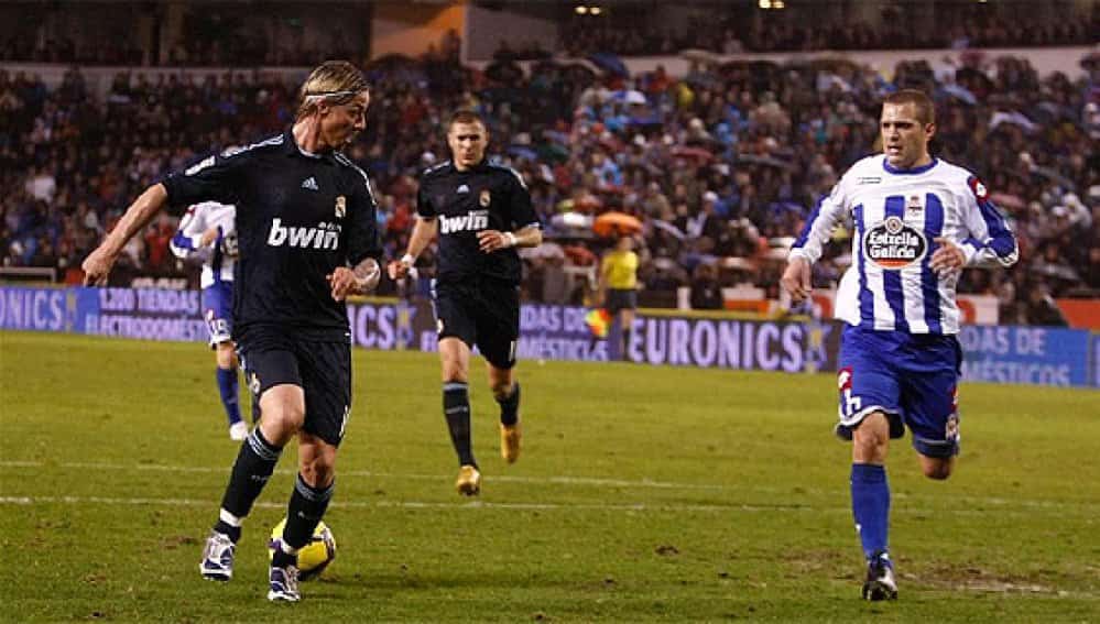 MDiao10's tweet photo. Saison 2009/10 le n°14 fait la passe au n°9
Saison 2019/20 le n°9 fait la passe au n°14
#ThisIsRealMadrid 👌🏾⚪😁 https://t.co/2OpMuYqGQg
