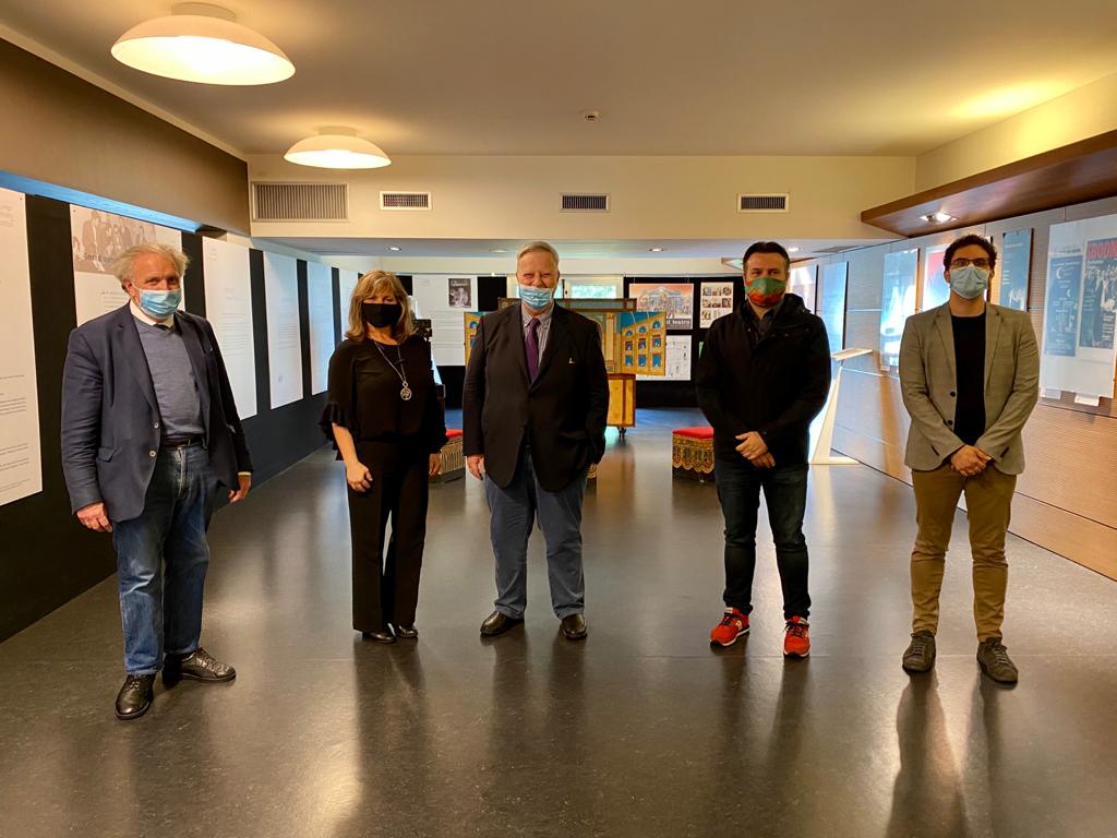 ertfvg's tweet photo. Lungo Circuito - la mostra itinerante sui 50 anni del Circuito ERT arriva a #Tolmezzo: inaugurata sabato scorso sarΓ visitabile fino a domenica 6 settembre al Teatro Candoni tutti i sabati e le domeniche dalle 15 alle 17 #lungocircuito #ERT50 #teatro #fvg #prosa #storia https://t.co/VBsUlJCPFj