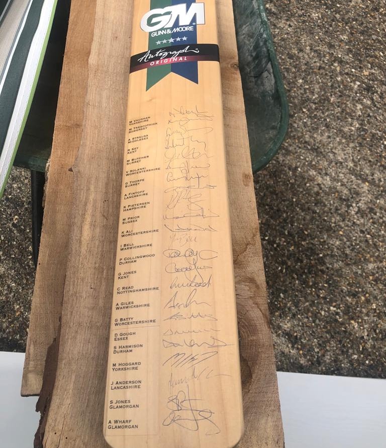 stuartburford1's tweet photo. #2005ashes look what I found got this at the grosvenor House in London during the ashes 2005 given to me by @MichaelVaughan going up today https://t.co/uyhULCSQlJ