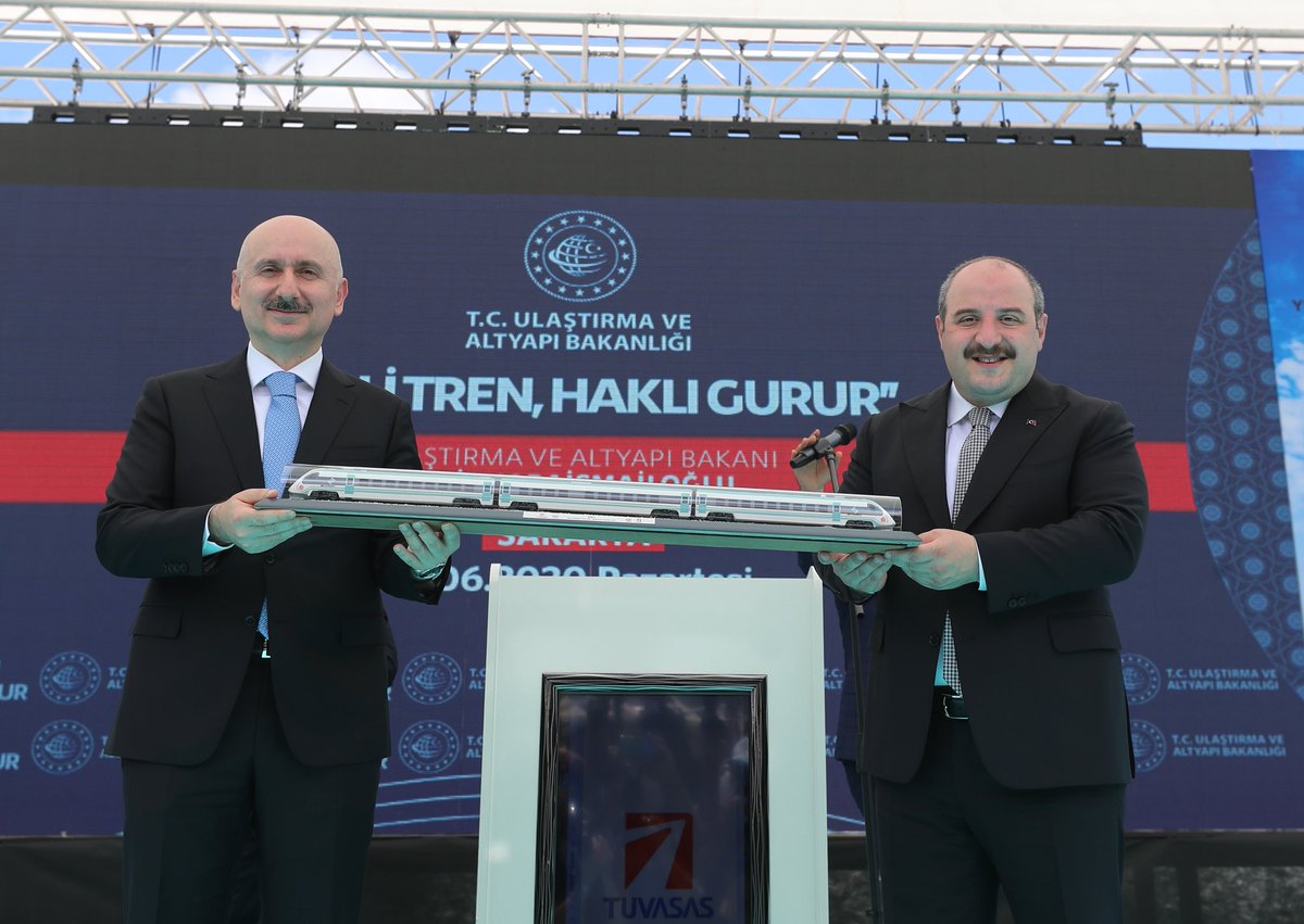 varank's tweet photo. Tanıştırayım!

#MilliTeknololojiHamlesi’nin son gurur nişanesi: Milli Elektrikli Trenimiz 🚅 🇹🇷

Sayın Cumhurbaşkanımızın liderliliğinde bunu da başardık. 

Testlerden sonra milletimizin hizmetinde.

Hayırlı olsun. @akaraismailoglu https://t.co/JWBOlTyshO