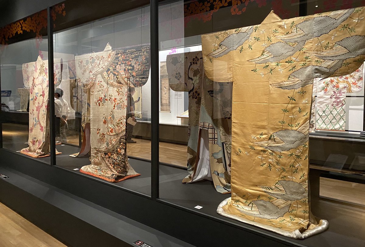 和樂 雑誌 公式 明日開幕 東博の特別展 きもの の内覧会へ 色鮮やかなきもの 着物 キモノが会場にいっぱい とにかく華やか すごく楽しい 松浦屛風 7月5日まで など美術作品も要所要所に置かれ 当時の着こなしがよくわかります 男の 和樂 雑誌 公式 明日開幕 東博の特別展 きもの の内覧会へ 色鮮やかなきもの 着物 キモノが会場にいっぱい とにかく華やか すごく楽しい 松浦屛風 7月5日まで など美術作品も要所要所に置かれ 当時の着こなしがよくわかります 男の