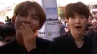 mollajoon's tweet photo. Ok but remember when armys held bts memes during bbmas, their reaction SENDSS SHFD https://t.co/DUJD7sjC1D