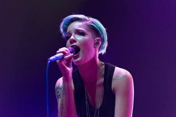thrwbackhalsey's tweet photo. June 29 2015, @halsey performed as the support act for @Imaginedragons at the Prudential Center in Newark, NJ. https://t.co/uF16lIMIxI