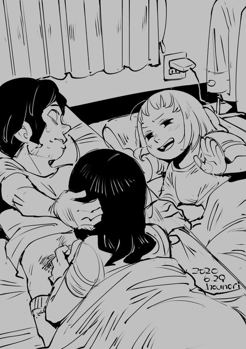 お絵描き:R-18「ふあぁ…トイレ…あっ?! いやいやごめん良いところで目ェ覚ましちゃったね、私のこと気にせず続きしてくれていいから! 彼氏さんもめっちゃ元気みたいだし仕方ないよね〜、ほらどうぞ! さあ恥ずかしがらず!」 