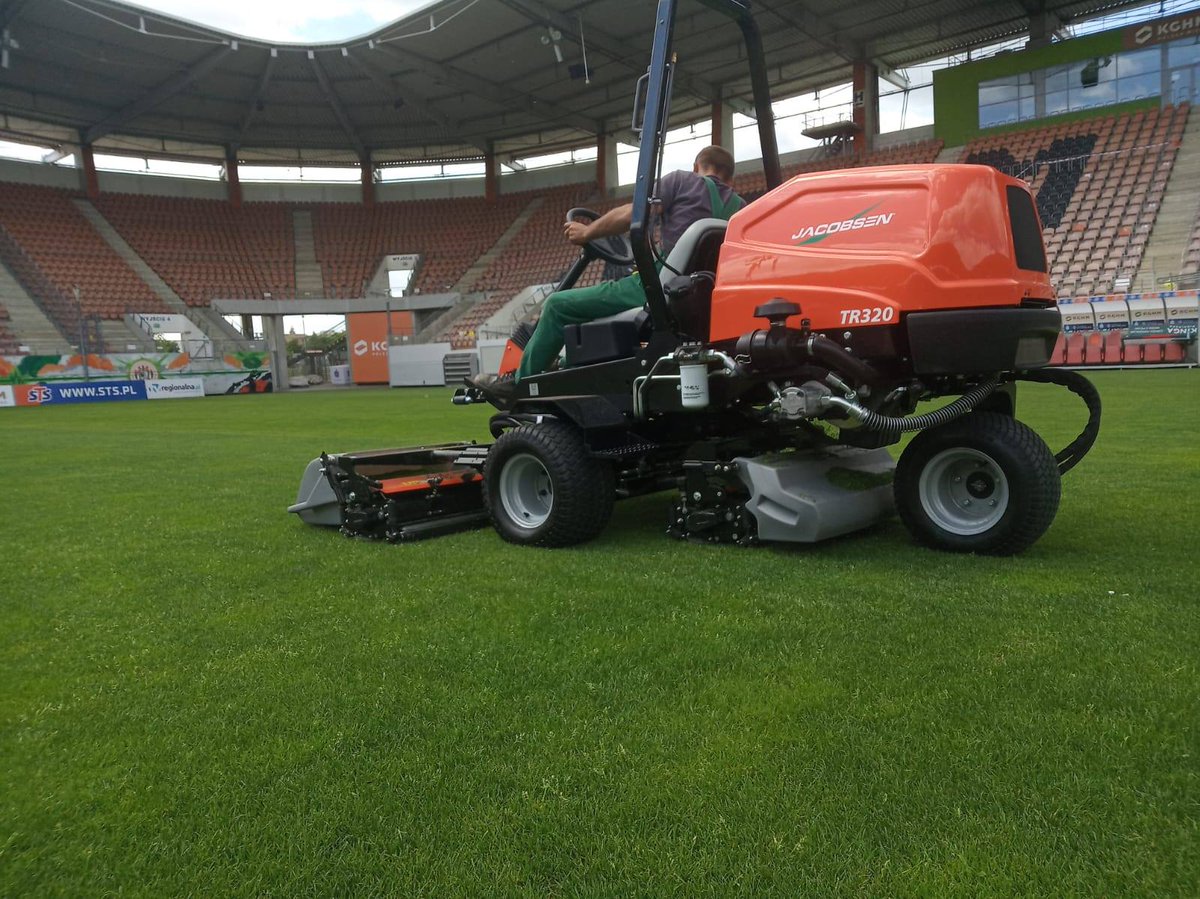 JacobsenTurf's tweet photo. A new TR320 @ZaglebieLubin ready to create a flawless finish. Thanks to @karol_grass for sharing!
The TR320 has a narrow transport width and delivers heightened precision. Find your dealer here https://t.co/qx3KGVNPo3
#Jacobsen #BuiltForYourSuccess #Mower #JacobsenPerformance https://t.co/2kmBvbOdk6