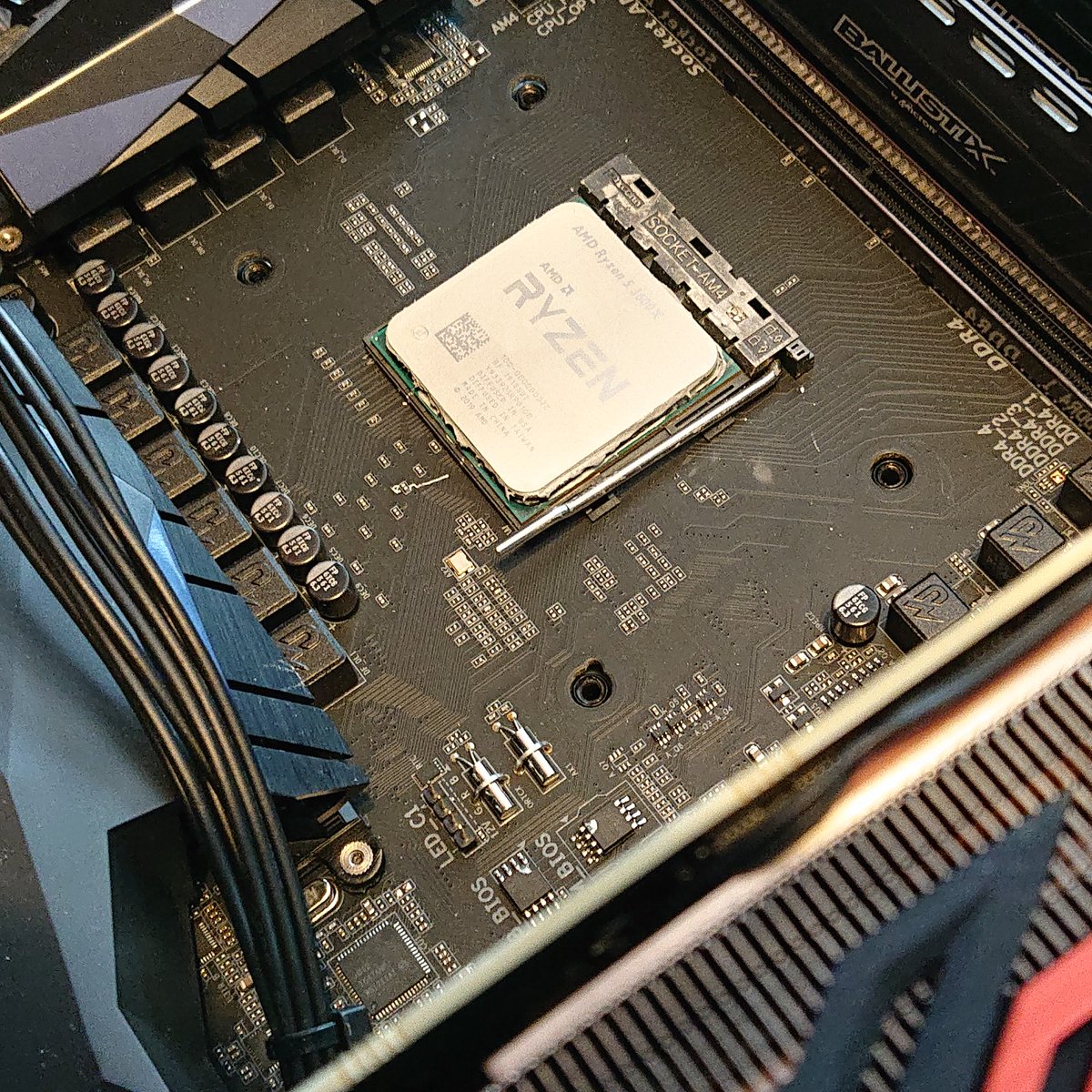 DasMontyy's tweet image. Mach es gut Ryzen 5 3600X.
Es war schön mit dir.
Aber der Intel Core i9 10900K will dir mal zeigen was geht 😁
#intelvsamd #amdvsintel #intel #amd #ryzen