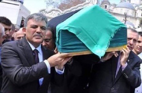 ✔Babasının Tabutuna Çeketin ütüsü bozulmasın diye omuz atamayan birisi ✔
✔Bu Ülke için Taşın Altına elini değil  Gövdesini koymuş Erdoğanı eleştiremez.✔ NOKTA