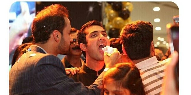 HbdBuddy's tweet photo. Boss @iqrarulhassan look!!..Apki چہیتی Janbaaz Multan wali Humna is back🙊
AchaSorry 🤣🙂
Please Meri tweet jb b apki nzr say guzray,Wish(Dua)a very Happiest birthday to 
@ AyeshaA22705744 (belated)🙏
😌
#HBDRB🎈 
@WaseemBadami https://t.co/sja8ZeF0IW