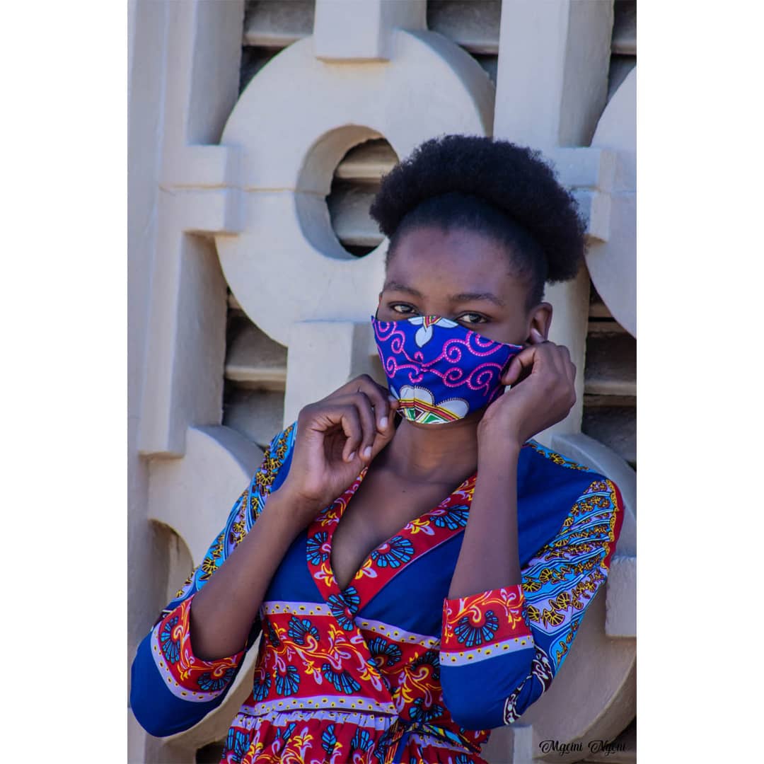 houseofmutu's tweet photo. *#Monday FashionSession*
*@mutu fashion dairies*
+Ankara wrapover dress
@ankara
@ankarastyle
@mutucouture
@convergenceZW
@lolorenheart
@ProjectFashionA
@umceco.tv
@BulawayoArtsFestival
@Zimfashion
@zimphotohraphy
@zimmodels
#suiteNo.1
#umcecowayawaya https://t.co/6iesXOk1OQ