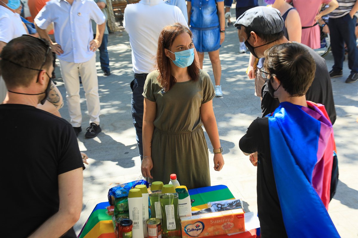 aytogetafe's tweet photo. La Corporación Municipal se ha unido esta mañana en #Getafe a la celebración del #DiadelorgulloLGTBI que se conmemoró en el día de ayer. https://t.co/lSnFVyGlTH