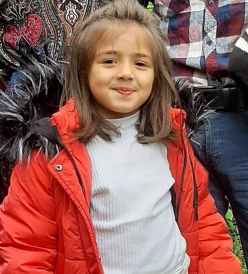 Geçtiğimiz günlerde Bulancak ilçemize bağlı İcili köyünde kaybolan 7 yaşındaki İkranur Tirsi’nin ailesine kavuşması en büyük temennimiz.

Minik İkranur’u görenlerin yetkili kişilere haber vermelerini önemle rica ediyoruz. #İkranurTirsi