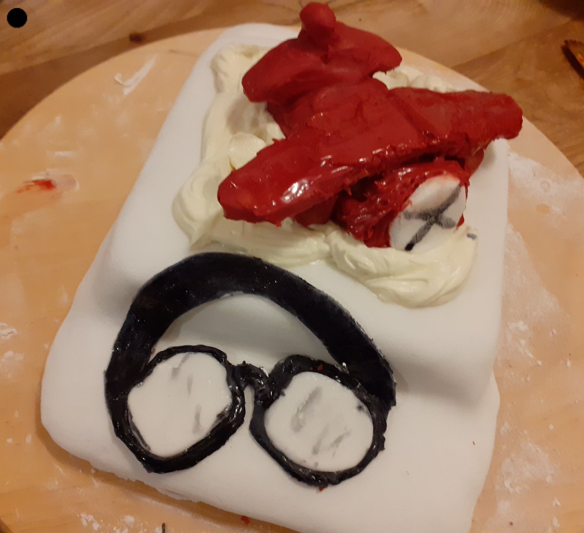 RHSBHistory's tweet photo. Another fab entry in our #HistoryCake competition from Y7 Ruby: Amelia Earhart cake! #RHSBakes @RoyalHighBath https://t.co/oT9UFutHth