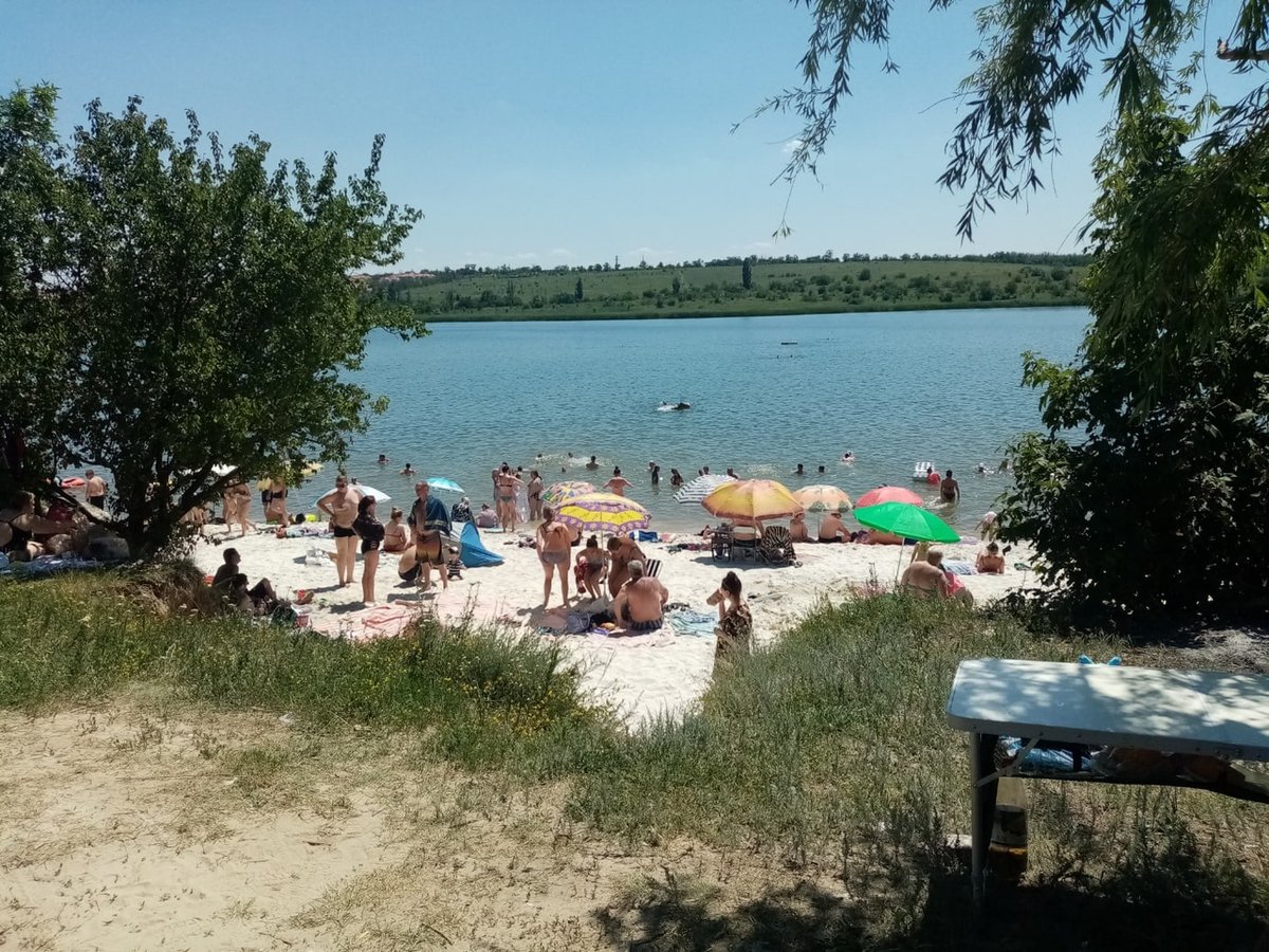 Донецкое море донецк. Донецкое море отзывы. Пляж на донецком море. Донецкое море пляж. Луганское море пляж.