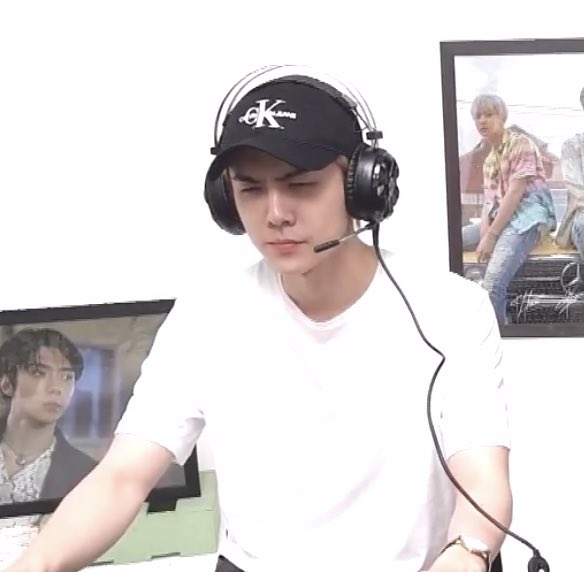 1504fp's tweet photo. เกมส์ยังไม่เริ่ม แต่เซฮุนก็คือเครียดไปก่อนแล้ว555555555555555555555555555555555555555555555555555555 https://t.co/auCnNwzvRK