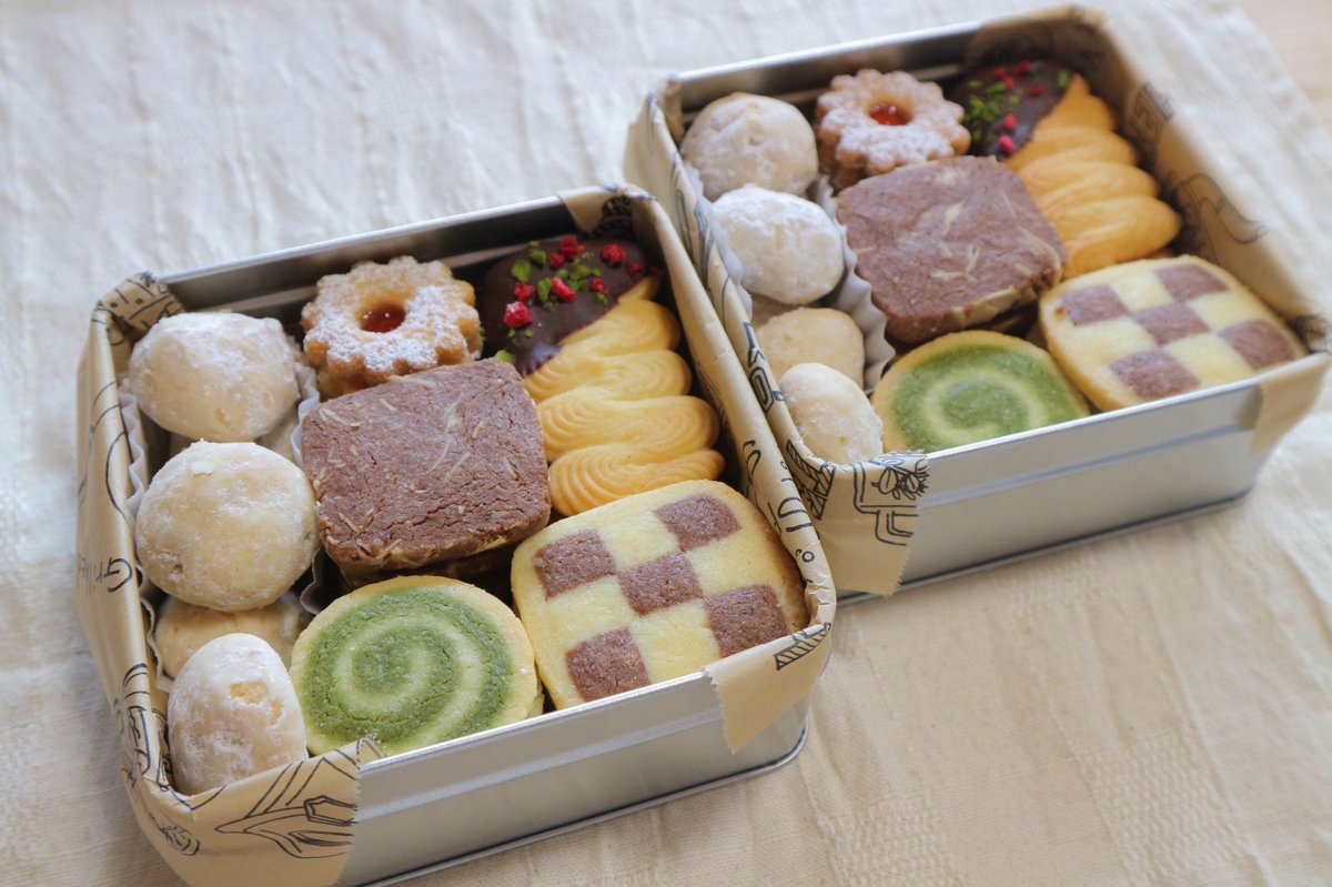 MaSweet71's tweet photo. ○シフォンケーキ
○クッキー缶
姉が結婚記念日だったのでお祝いに作りました😌
#cotta #コッタ
#クッキー缶　#シフォンケーキ https://t.co/sJxFvDP75Z