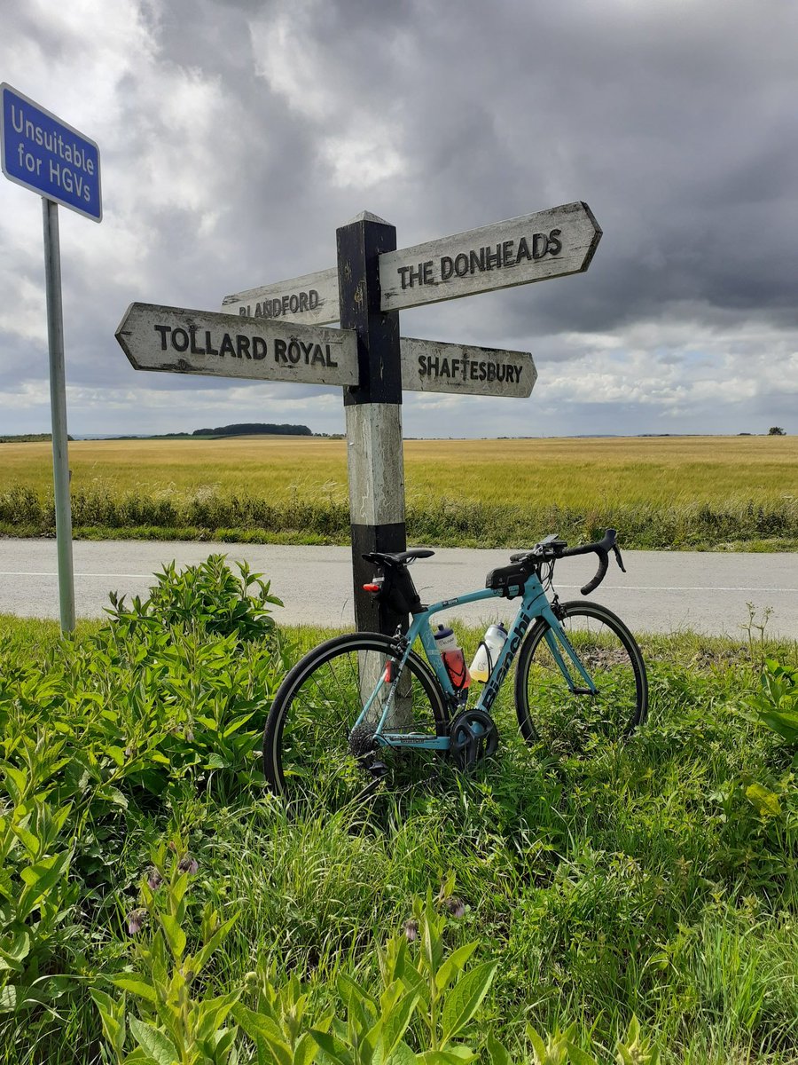 CB_cycles's tweet photo. Some familiar sights and some new ones on my route. Memories good and bad, Abbotsbury where I abandoned last time and the long climb after Blandford Forum which was dark and foggy last time I climbed it in 2017 #Trafalgar215 #RTTW #TheWay2020 https://t.co/EcG01T6MRp