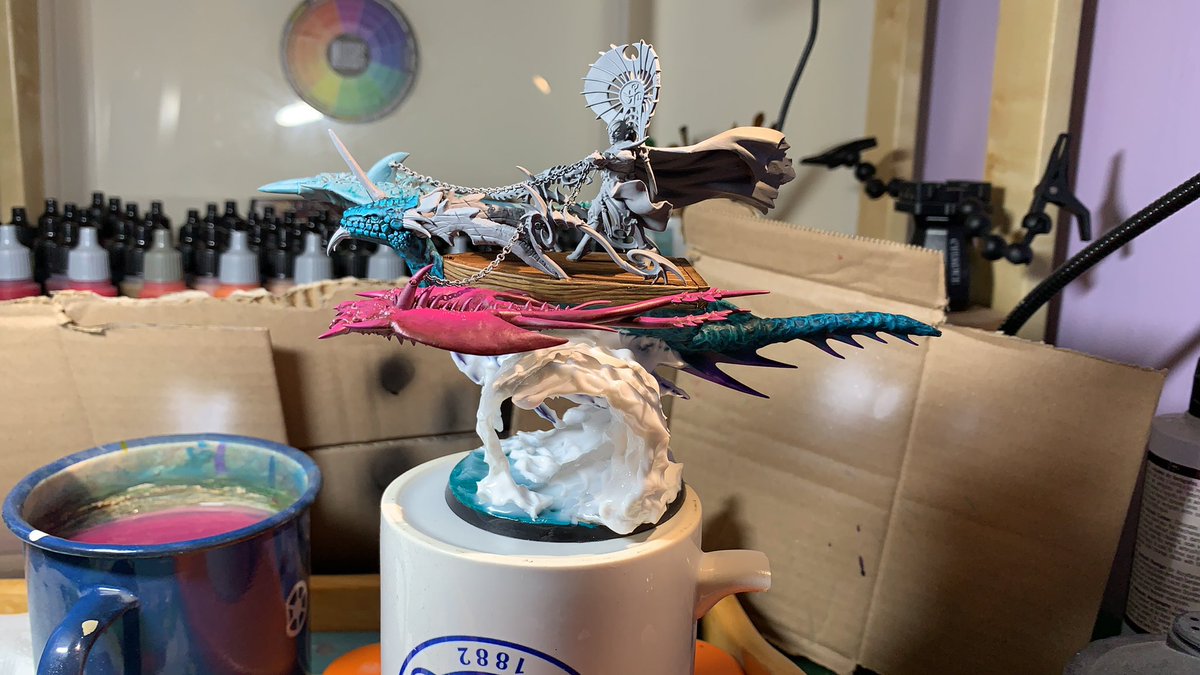 ugluk1974's tweet photo. Ok, so he is on the wave. Proof of concept achieved. The Chariot part of the conversion by @WayneKemp13 https://t.co/E1Xo9k6AyV