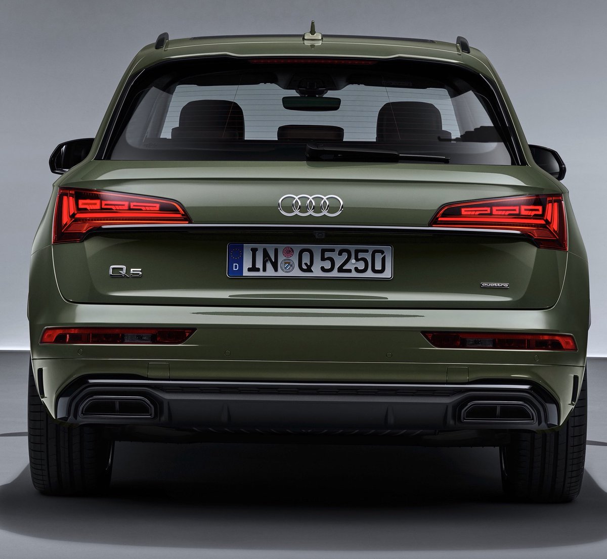 Gairsy_458's tweet photo. 2021 Audi Q5 Revealed.#Audi #AudiQ5 #2021AudiQ5 #2021Q5 #Q5 #SUV #CUV #SportsUtilityVehicle #CompactUtilityVehicle #softroader #offroader #4WD #cars #TopGear #autoblog #autocar #autoexpress #worldcarfans #autonews #motortrend #Motor1 #Drivetribe #TheGrandTour #EvoUK #MotorMag https://t.co/yuH6PRasxe