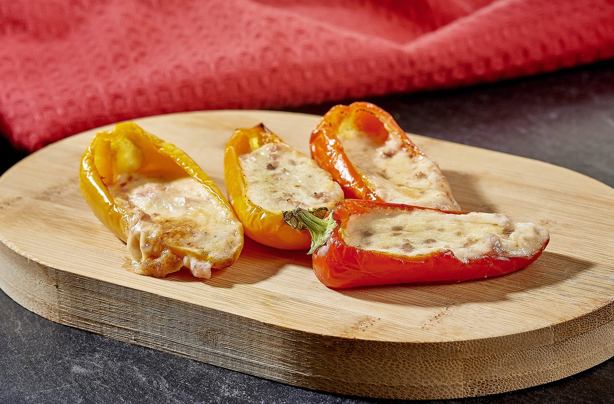 LucasIngredient's tweet photo. Looking for something lighter to offer your customers? Try our #CheeseandHamSauceMelts in halved #MiniPeppers. They're super-simple to make and taste absolutely wonderful.
https://t.co/WP0qA9Wmje
#snacking #sharingdishes #EatOutatHome #StayatHomeMenu #RestaurantStyleRecipes https://t.co/bFdDf50uhA