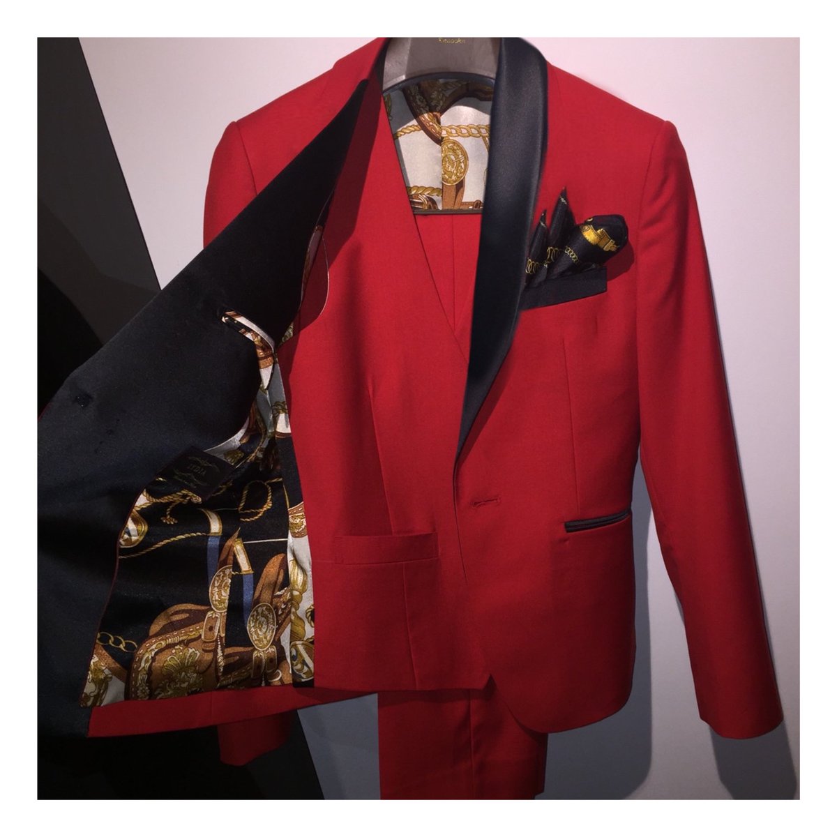 モデル #売れるんや！創久 様 #エスクルー ＼ 主役に相応しい鮮やかな