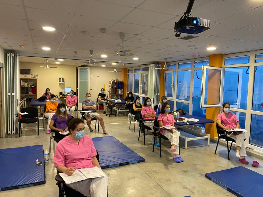 fundacionnumen's tweet photo. ¡¡Seguimos de formación!!
Esta semana nuestros profesionales continúan su formación con el curso “Movimientos Rítmicos aplicados a la Parálisis Cerebral”.
Estos cursos se encuadran dentro de la formación continua que cada año nos proporciona @ConfeAspace.
#BRMT #formacion https://t.co/gbnsxmFvKL