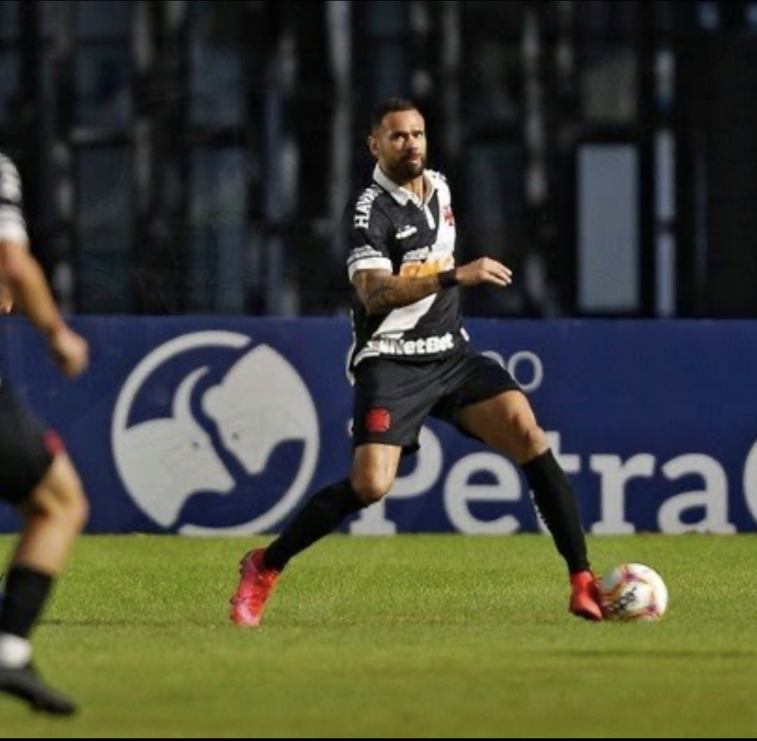 l_castan's tweet photo. Voltamos 👊💢 https://t.co/2uOdJ6c9yd