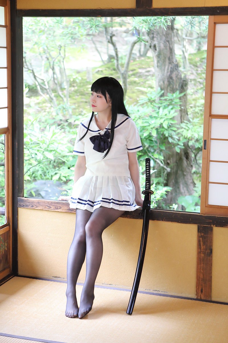 あめ助 黒髪ロング 白セーラー服 黒ストッキング 日本刀 Photo La Cluster Ameskcos オリジナル コスプレ T Co Fnssitarar Twitter