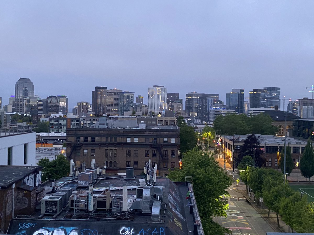 Omarisal's tweet photo. #CHOP - 5:00am above the CHOP.  It’s going to be a long day. https://t.co/DRqKqpjQc6