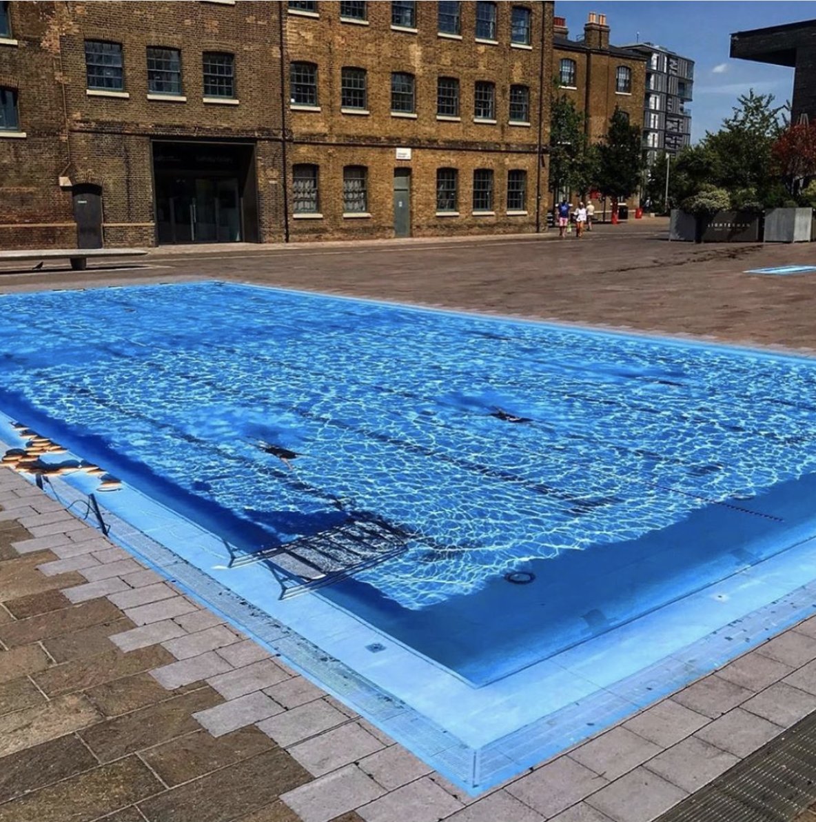 LondONtheinside's tweet photo. Fancy a dip?The newest 'pool' in #london Don't forget to show us your #dippics https://t.co/iybf383ngN https://t.co/2H8EAH1iFv