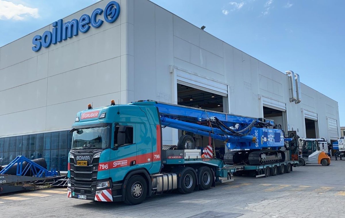 SoilmecSpa's tweet photo. Last week this brand new #Soilmec #SF55 #CFA #DrillingRig has left our headquarters in Italy heading for the Soilmec Branch in UK ...have a nice trip!
#soilmec #CFA #SF55
https://t.co/Jkq0h9irm7 https://t.co/IXeDuOtpM6