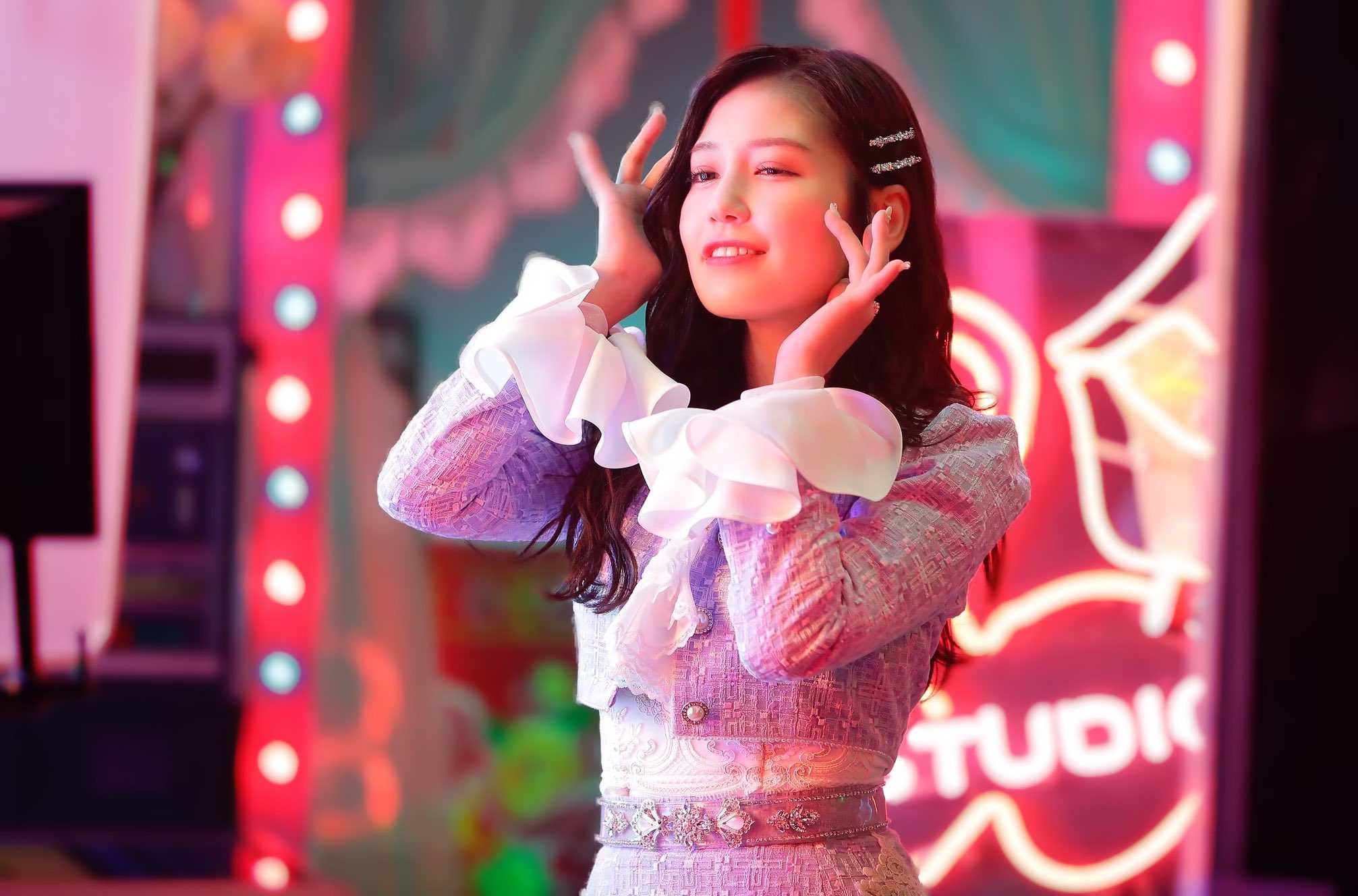 諸橋 沙夏 Twitter પર Love 7枚目シングル Cameo 発売まであと 9日 妖艶な女性になれたらいいな イコラブ Cameo T Co Dhn7lukqho Twitter