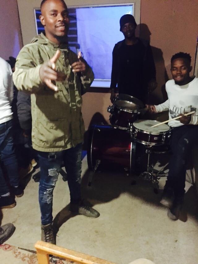 Eazy Family tweet media