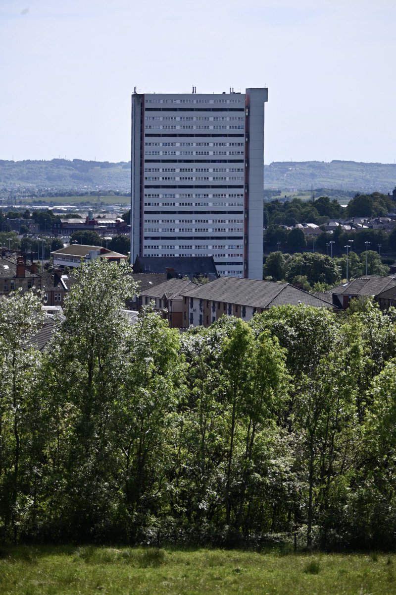 Anniesland Tower from Dawsholm Park. Theories about the area’s name include: it was once rented annually; there was a hospice nearby (Gaelic for destitute is annis); it belonged to someone called Annie. I prefer the last theory!  #WomenMakeHistory  @womenslibrary