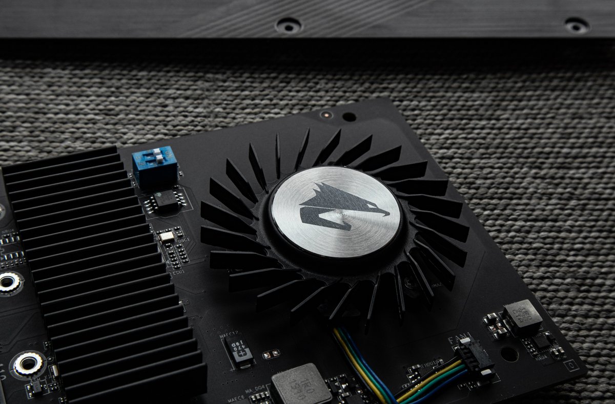 AORUS_TR's tweet image. AORUS RAID SSD 2TB disk!

Detaylı bilgi için; bit.ly/3ifkJNu

#SSD #RAIDSSD #AORUSSSD #aorus #gamingcomputer