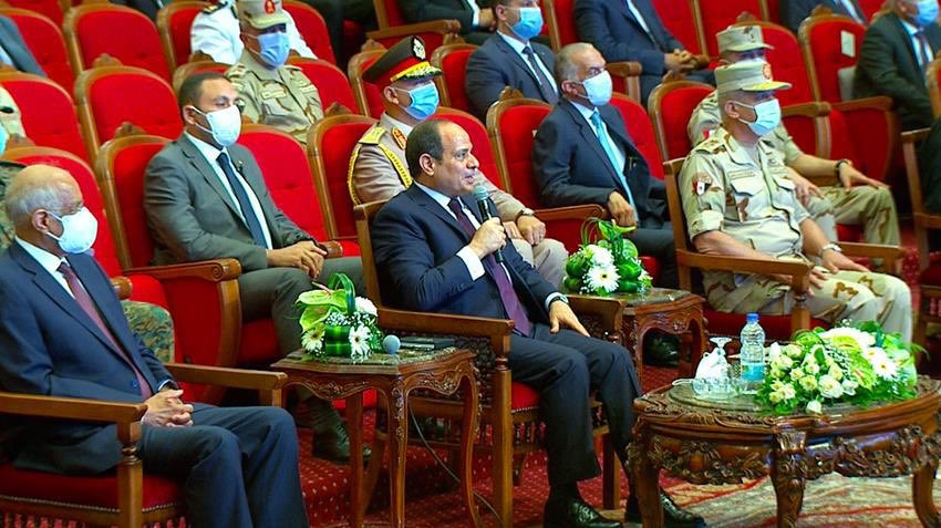 AlsisiOfficial's tweet photo. أود أن أعرب عن سعادتي البالغة وفخري واعتزازي بما شهدته اليوم خلال افتتاح عدد من المشروعات القومية بالقاهرة، من أداء متميز ونتائج باهرة لعمليات التطوير والبناء التي تتم وفقا لأعلى المعايير العالمية بأياد مصرية مخلصة.
تحيا مصر https://t.co/IJjQS25SeA