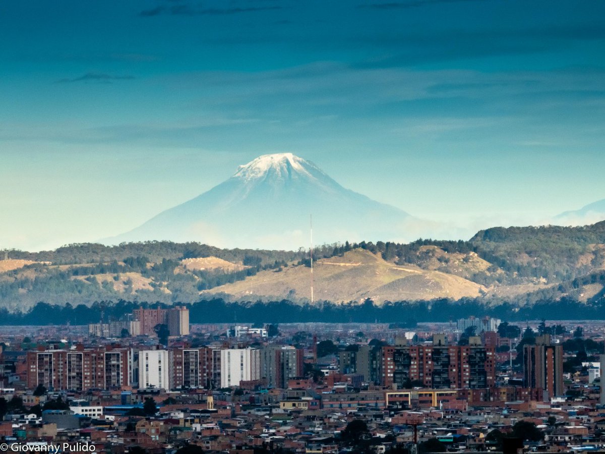 GiovannyPulido's tweet photo. Buenos días! Con vista panorámica al nevado amanecemos en Bogotá! Feliz día para todos! https://t.co/3NJ2HfolZE