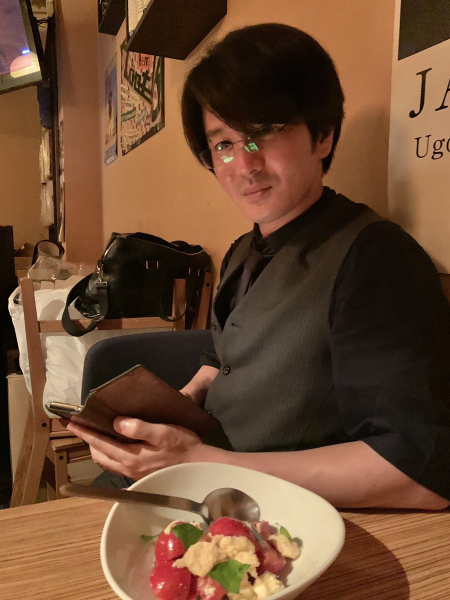 秋田の山本ですが On Twitter Next5定例の打合せ 利き酒会を新政にて行い 飲食店支援ということで 5時から飲み始めて5軒ハシゴしました お腹パンパンです カプレーゼ祐輔は珍しく体調が良く 熱く語ってます 栗林さんは 3軒目で脱落しました