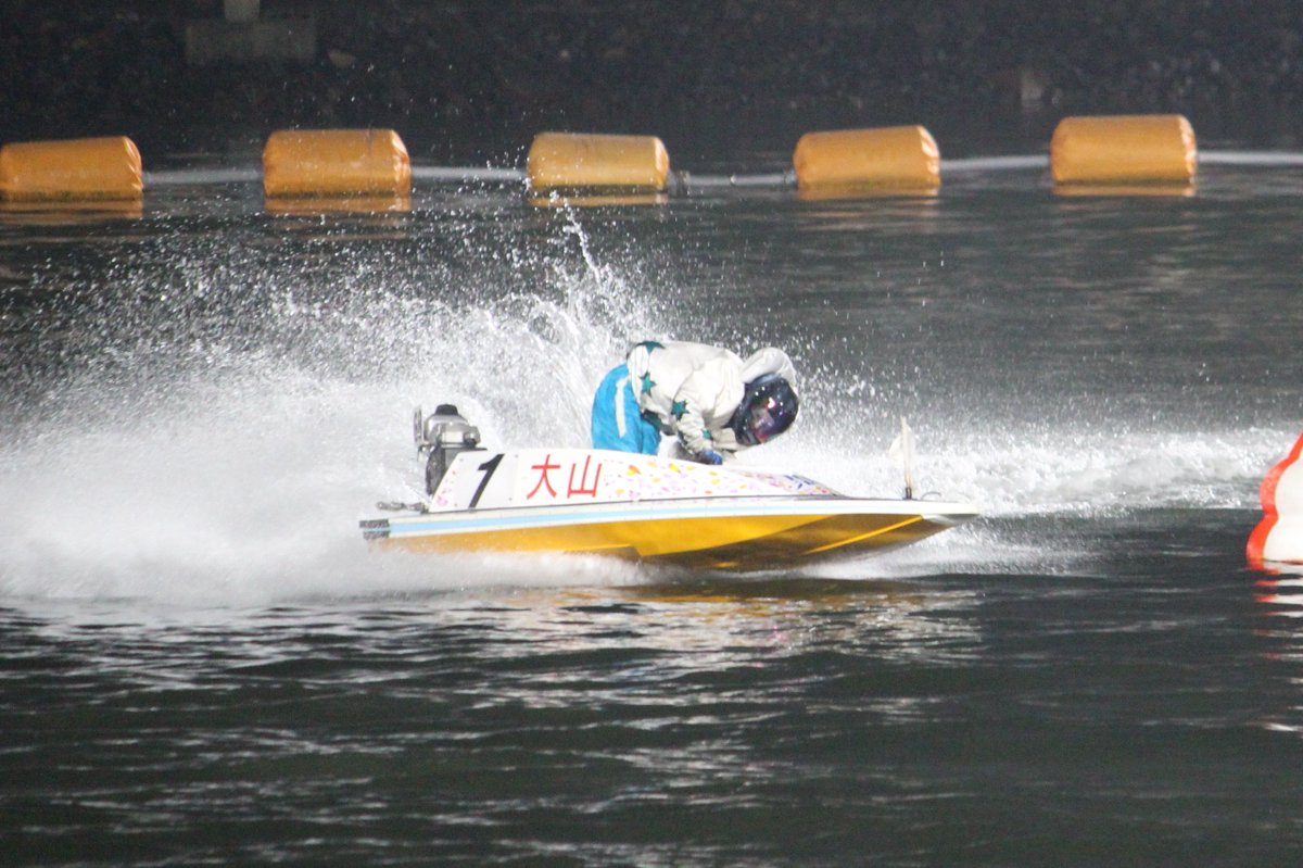 ボートレース下関 公式 ヴィーナスシリーズ第7戦日本スポーツエージェントカップ の優勝者は 本場再開最初のレース の ヴィーナスシリーズ 第7戦 日本スポーツエージェントカップ は福岡支部 大山千広 選手が優勝しました 児島 ボートレース下関 公式 ヴィーナスシリーズ第7戦日本スポーツエージェントカップ の優勝者は 本場再開最初のレース の ヴィーナスシリーズ 第7戦 日本スポーツエージェントカップ は福岡支部 大山千広 選手が優勝しました 児島