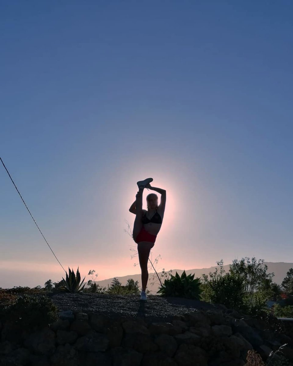 anna_ordsan's tweet photo. nadie:
la niña que estaba en gimnasia: https://t.co/9lbNwSJTiy