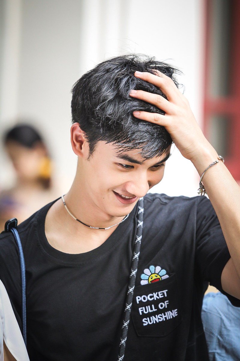 Day 65:  @Tawan_V, my sunshine, how are you today? I hope you had a good day! Keep shining like you always do. Te quiero  #Tawan_V
