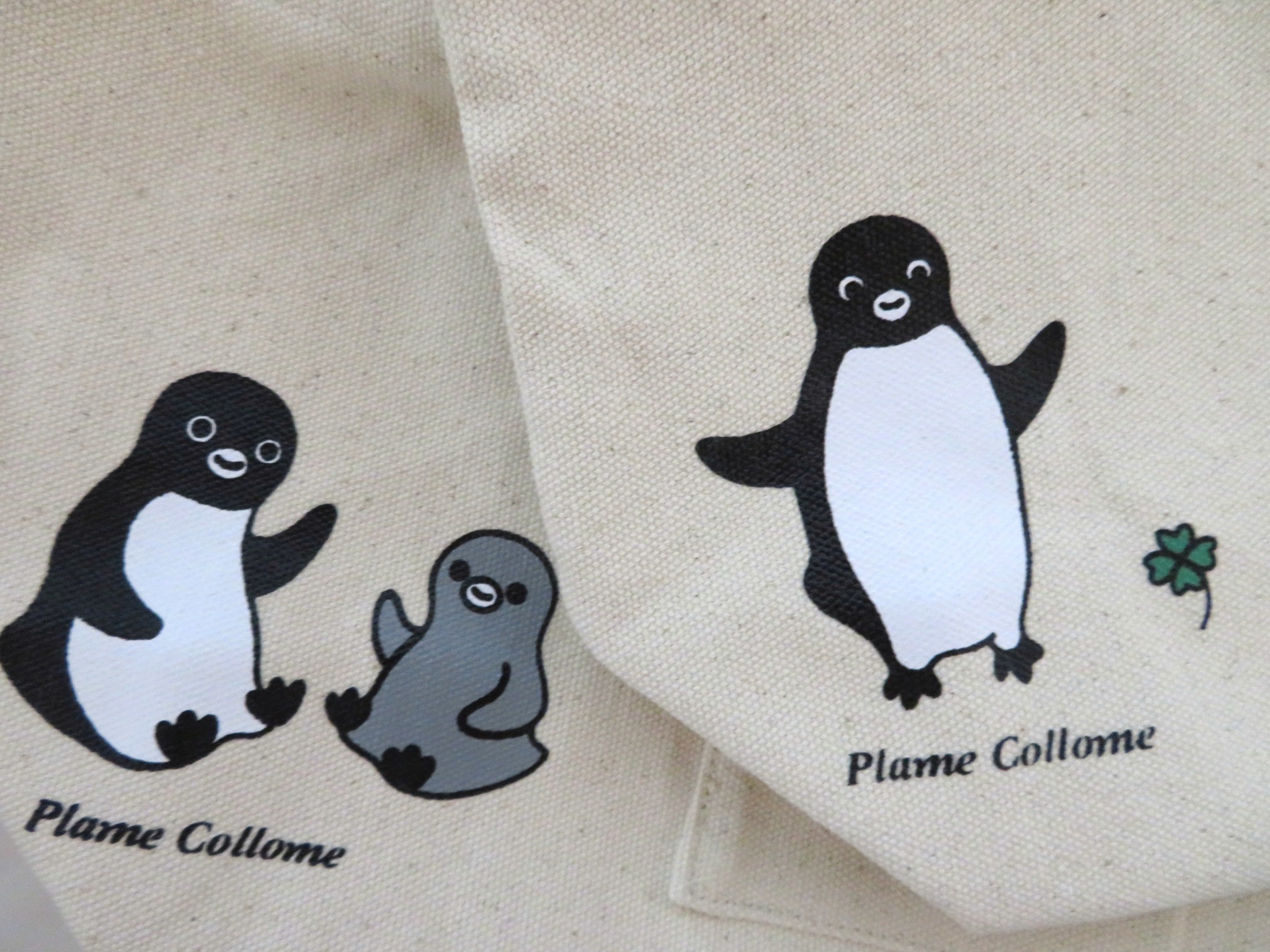 きびたろう Suicaのペンギン プレミィ コロミィ コンビニお弁当エコバッグ 綿素材でイラストは2種類 ポケット付きで ペンギンフェイスの収納ケースもあります 時間短縮営業のお店があるので お出かけ前に要確認 T Co Znydibtl2k Twitter
