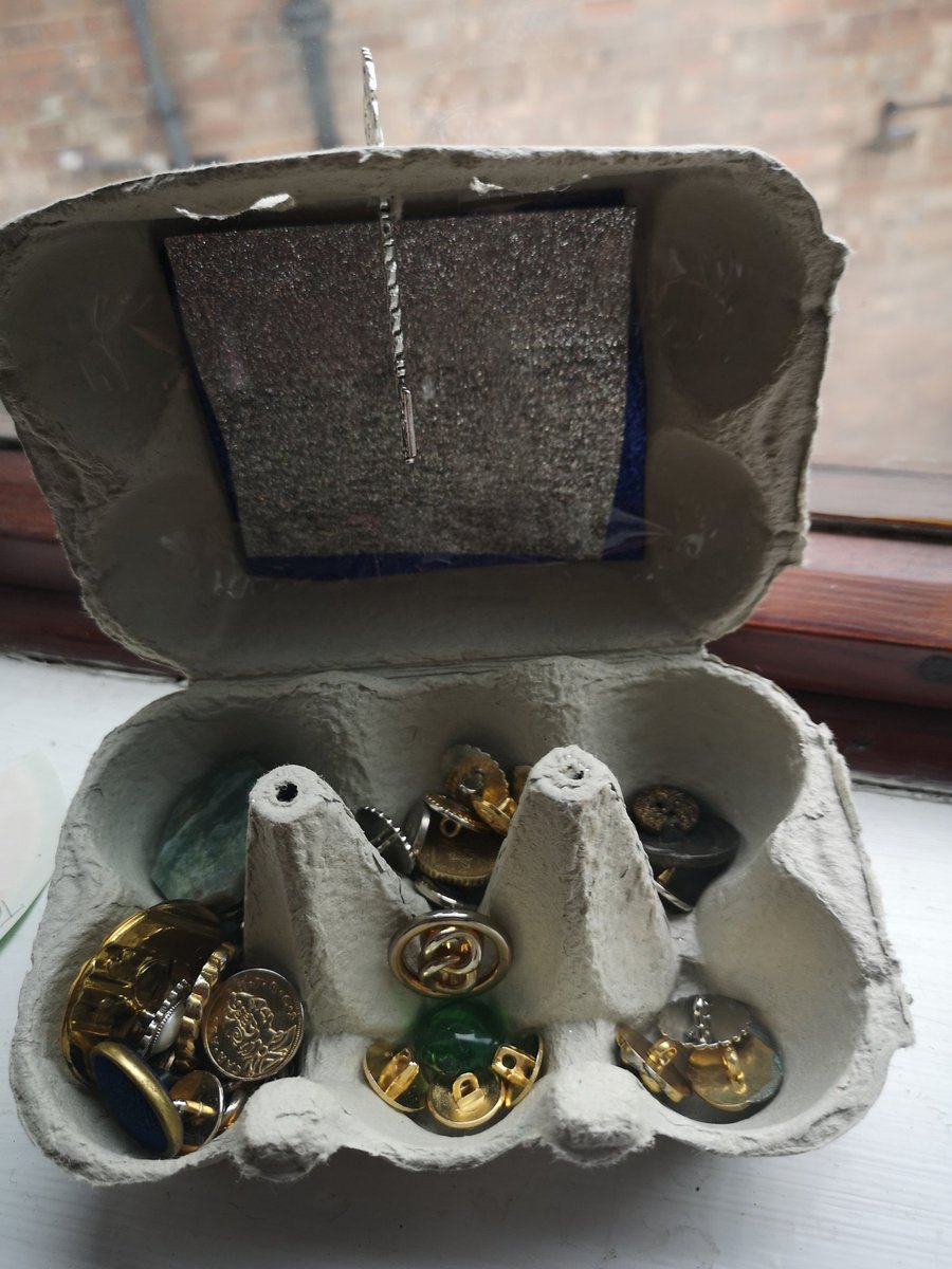 LittleEms2's tweet photo. We made props for our movie including treasure chests, treasure and sea waves ☠️
@ernehaleclass5 https://t.co/II53zAXzRj
