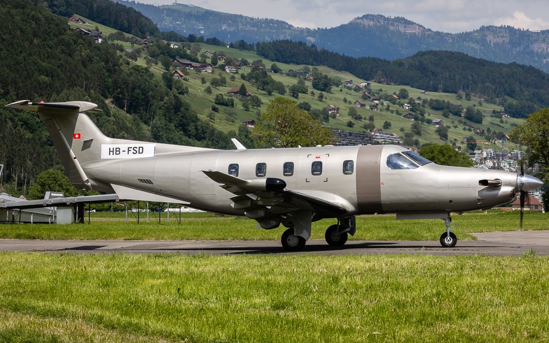 mrmoser1983's tweet photo. Pilatus PC-12/47E HB-FSD - Flight Test Registration - (MSN 2011 - 1st Flight: 2020)
.
#BusinessAviation #TurboProp #PC12 #LSZC #BXO #Pilatus @pilatusaircraftltd #Aviation #AvGeek #PlaneSpotting #Airplane #AviationPhotography #Schweiz #Suisse #Svizzera #Switzerland #Buochs https://t.co/RCFzvPA3bb